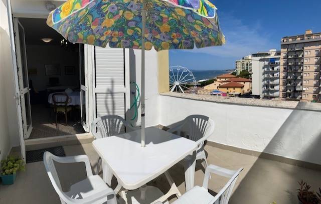 Rental apartment with terrace | Beach view in Follonica