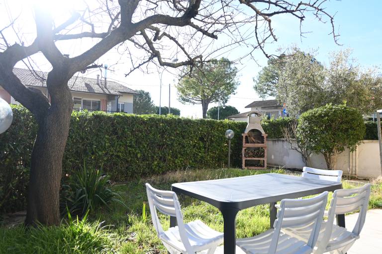 Child-friendly rental apartment with yard | Next to the beach | Dogs allowed — photo 2