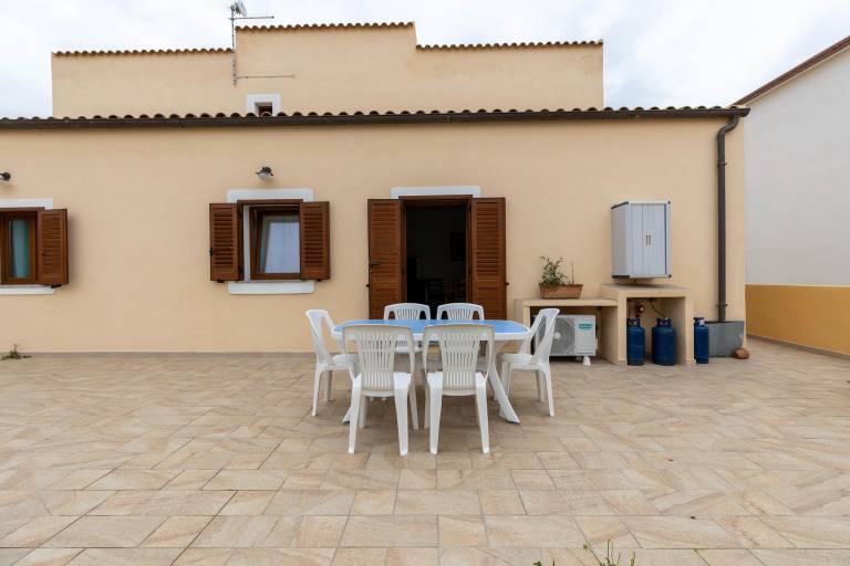 House with BBQ & garden — photo 3