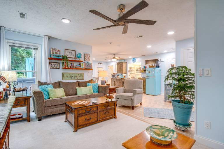 Creekside Hendersonville Haven: Hot Tub & Fire Pit — photo 4