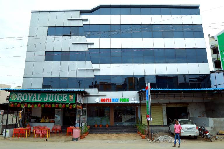 Hotel Sky park in Hyderabad