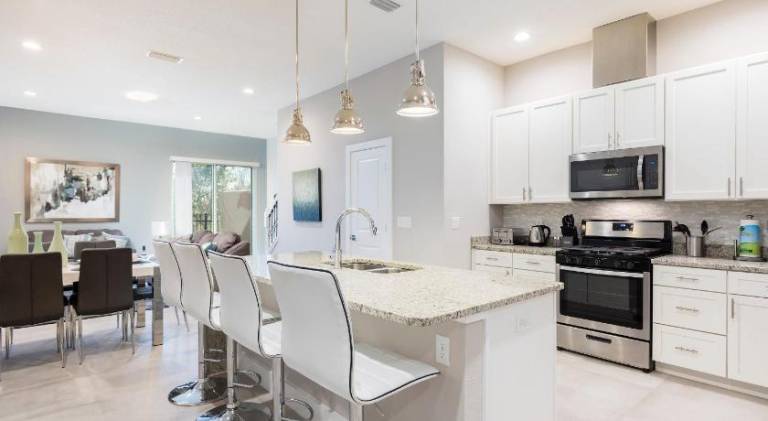 Big house with pool & hot tub | Pet-friendly — photo 4