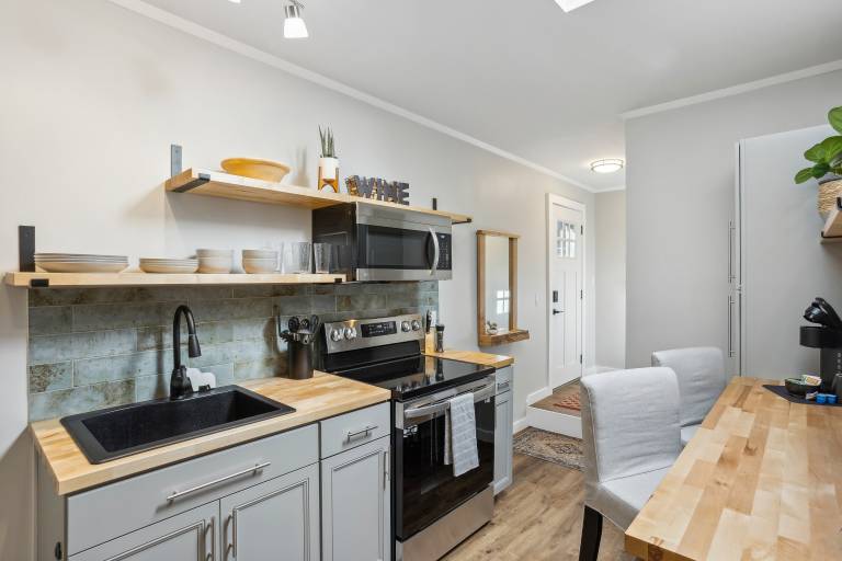 Pet-Friendly Kent Vacation Rental, Walk to Lake! — photo 2