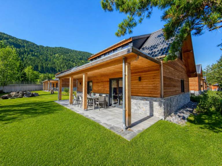 Modern chalet near Alpine lake and ski resorts in Villach