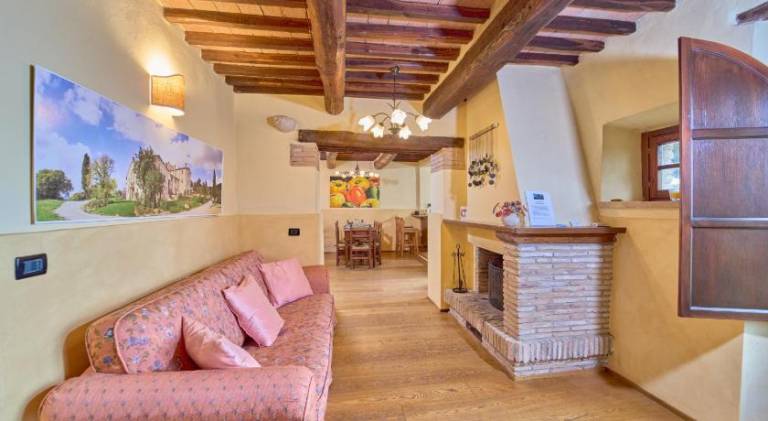 Family-oriented big serviced apartment with pool, patio & barbecue | Dogs allowed — photo 4