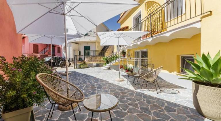 Ciraccio Apartments in Procida