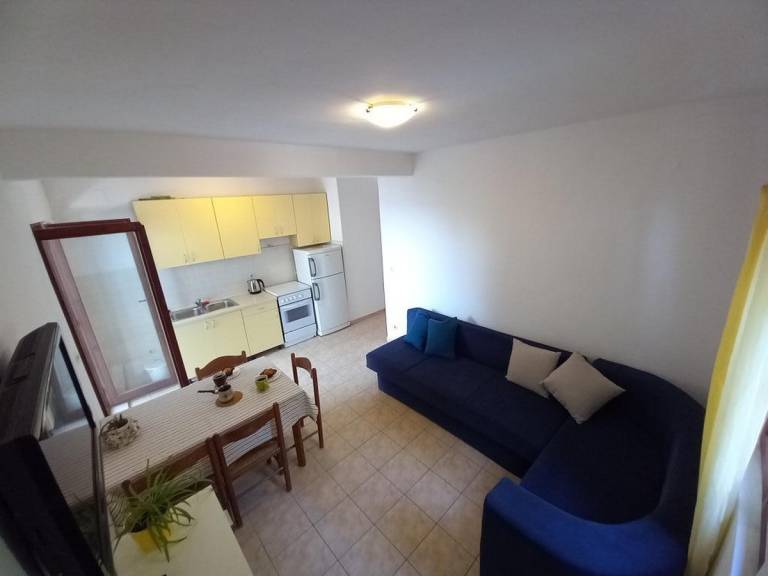 Two bedroom apartment near beach Ivan Dolac, Hvar (A-21269-e) — photo 2