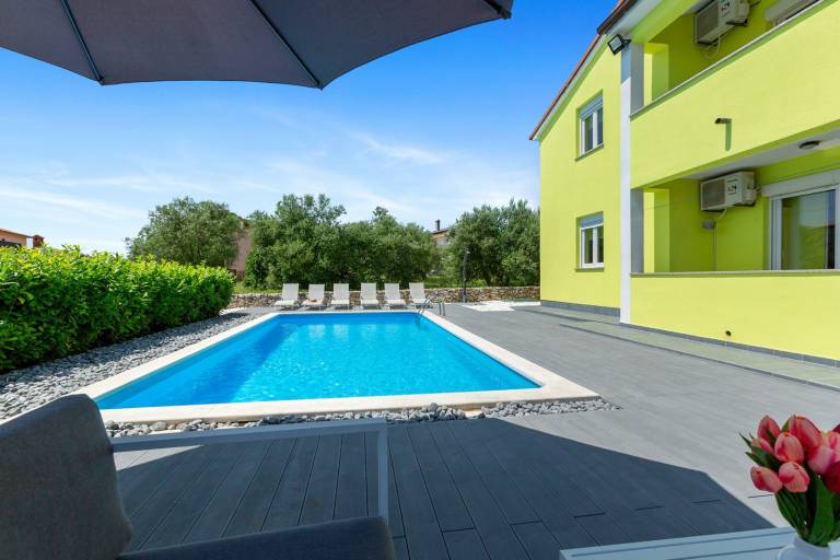 Fully equipped villa with terrace, private pool & garden | Pets allowed — photo 4