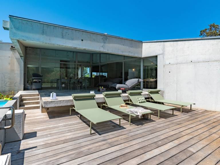 Vacation home with private pool, garden & patio | Sea view — photo 3