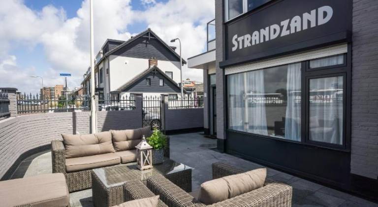 Apartment with yard & terrace | Beach nearby | Pets are welcome — photo 4