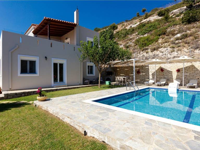 House with grill, private pool & yard | Mountain view in Rethymno