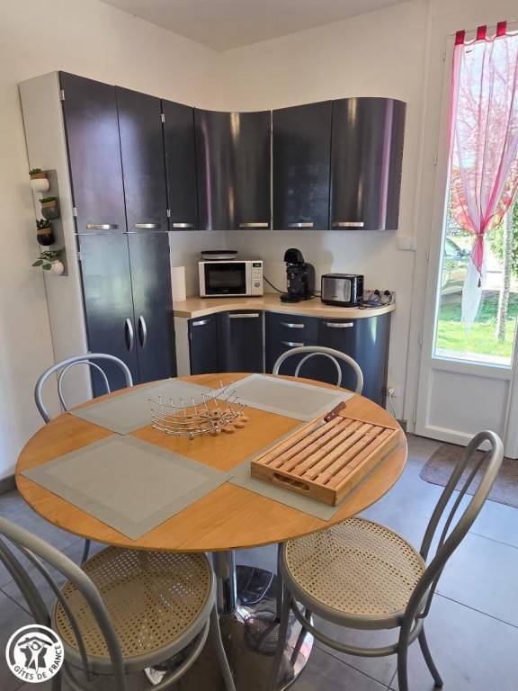 Pleasant gite with terrace, yard & barbeque | Dogs allowed — photo 5