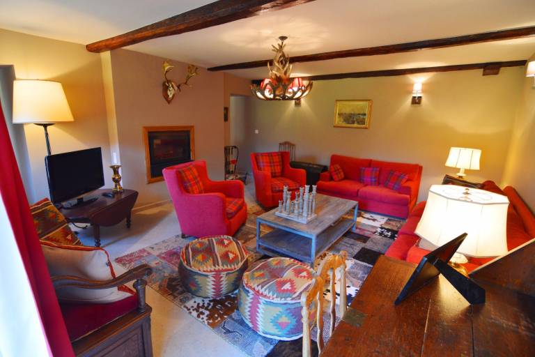 Spacious vacation home with barbecue & patio | Pets allowed — photo 3