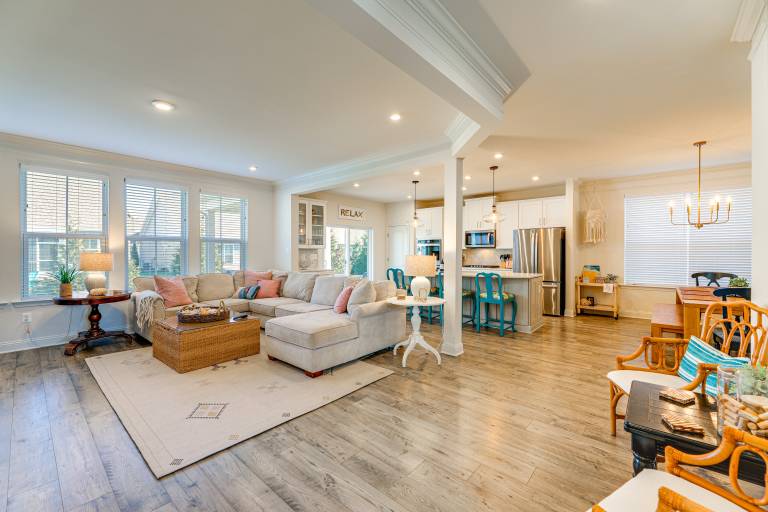 Shuttle to Bethany Beach Stylish Home w Perks