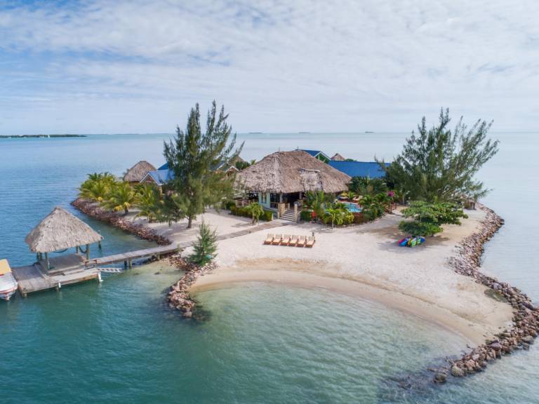 Family-oriented villa with fast internet, grill & garden | Water view | Pets are welcome — photo 2