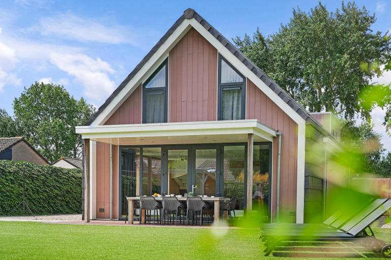 Ferienhaus mit Terrasse, Grill und Whirlpool | Strand in der Nähe | Haustierfreundlich