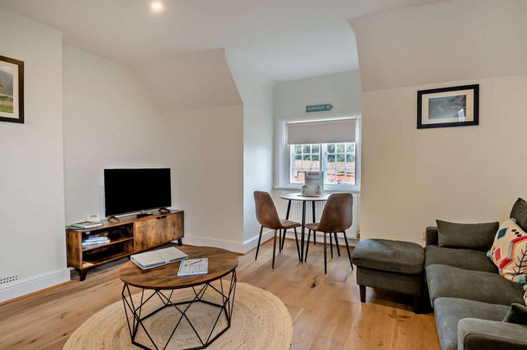 Rental apartment with yard — photo 2