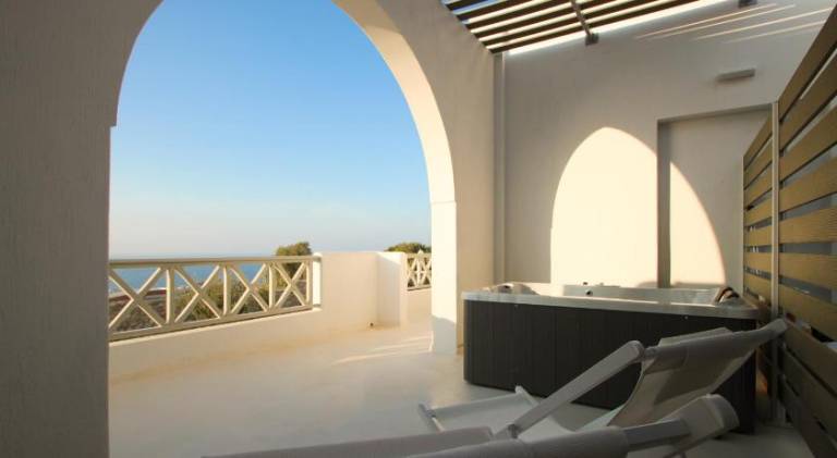 Rental apartment with patio, yard & jacuzzi — photo 5