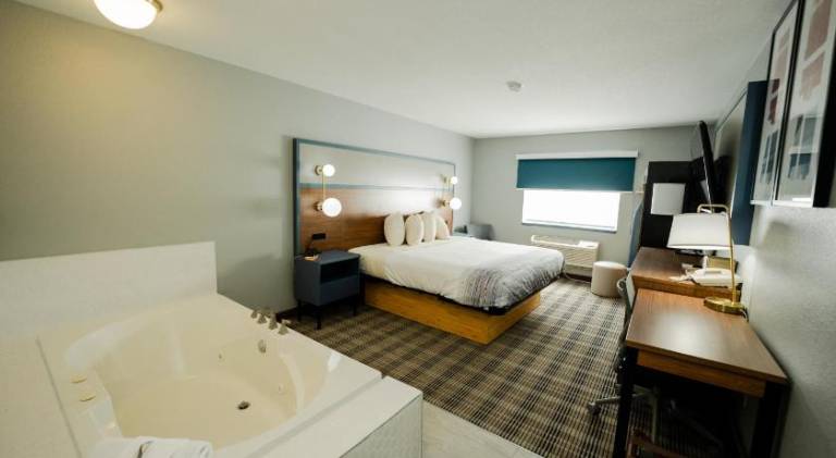AmericInn by Wyndham Tomahawk — photo 2