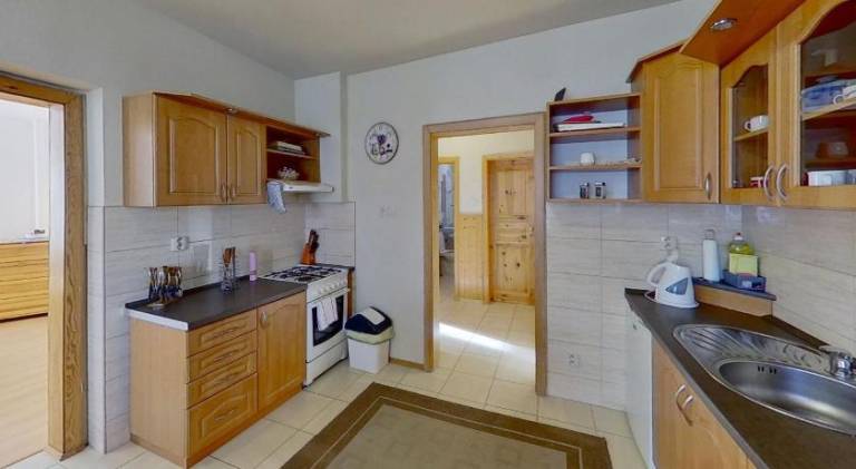 Rental apartment with BBQ & yard — photo 5