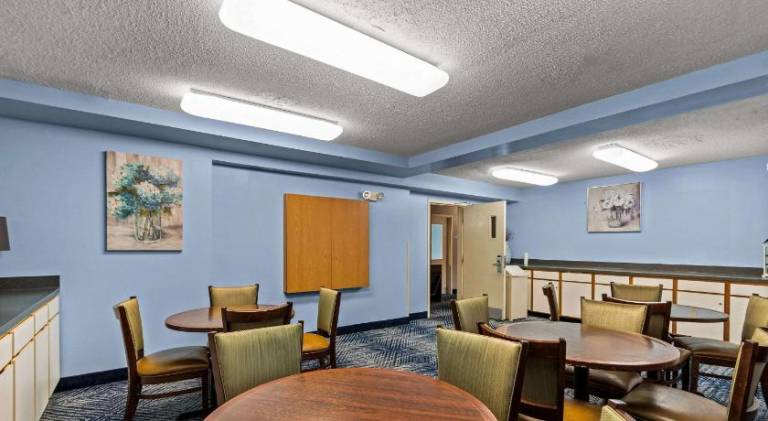 Suburban Studios Sterling - Washington Dulles — photo 4