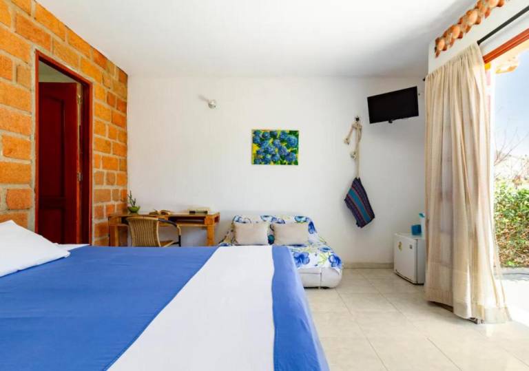 Child-friendly private room with yard & terrace | Sea view | Next to the beach | Pet-friendly — photo 2