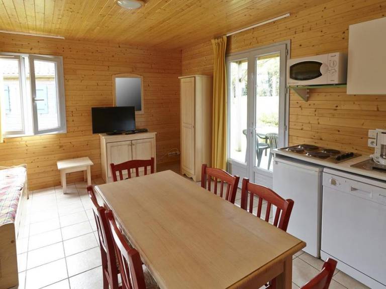 Chalet with terrace & pool | Pets allowed — photo 4