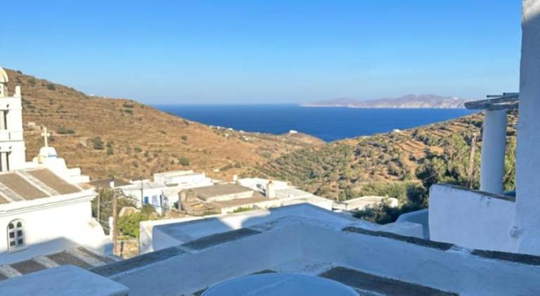 Wonderful holiday apartment with terrace | Pets allowed in Tinos