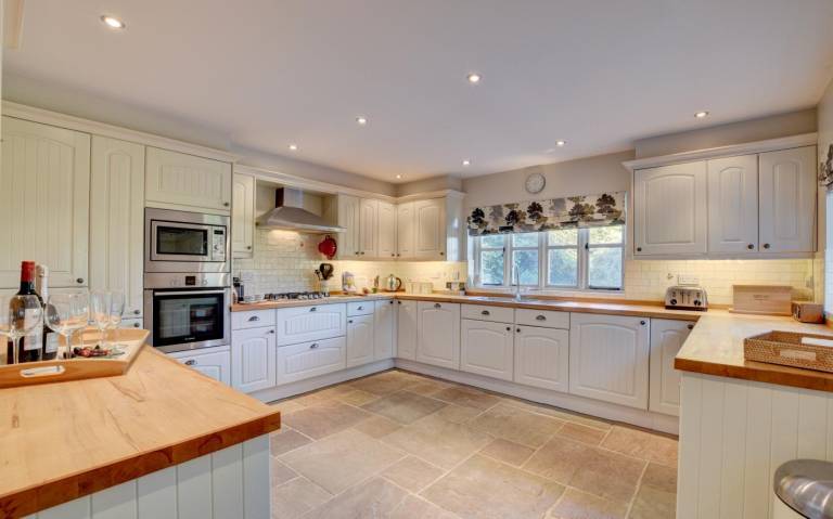 3 Bed in Burrington oc northc