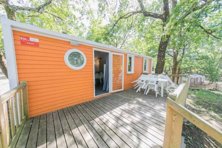 Camping suite with yard, pool & patio — photo 3