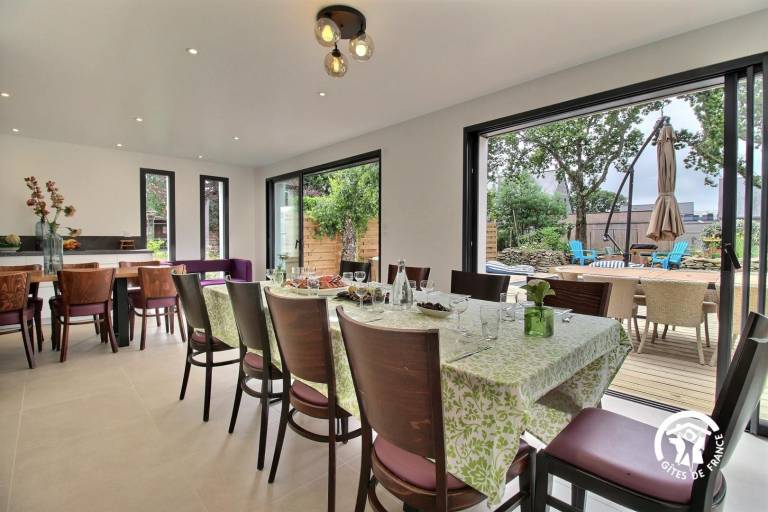 Gite with patio, grill & pool — photo 4