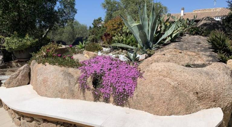 House with patio & yard | Dogs allowed in Baja Sardinia