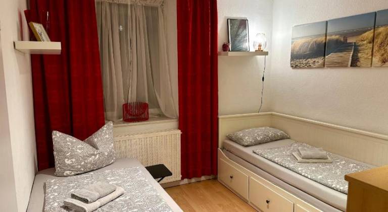 Rental apartment with 2 rooms for 7 persons in Saarbrücken