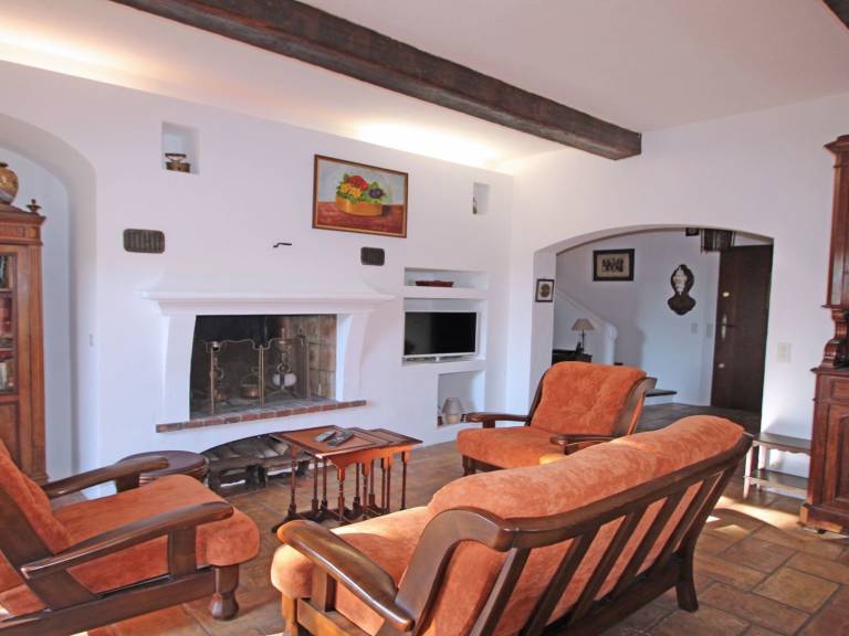 Vacation home with garden, BBQ & private pool — photo 5