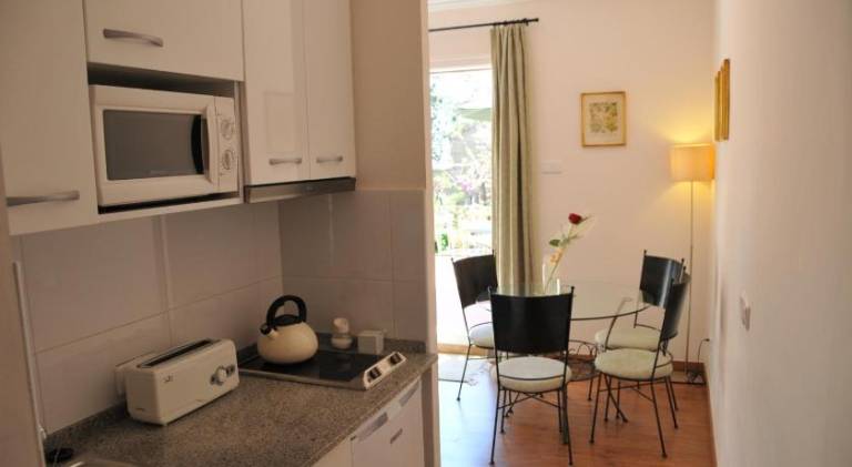 Rental apartment with terrace & garden — photo 3