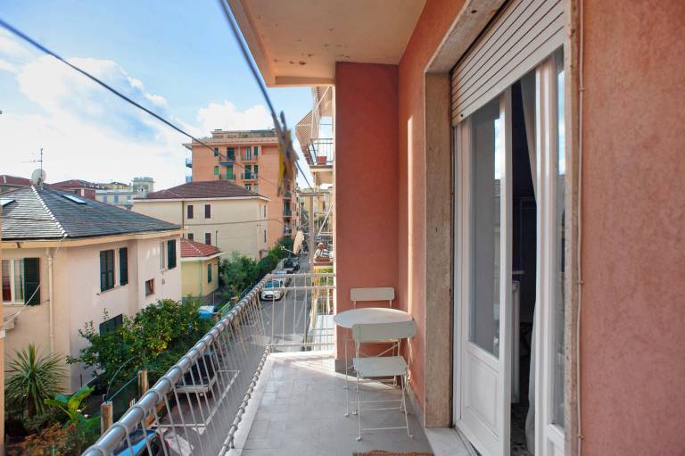 Holiday apartment with patio | City view — photo 2