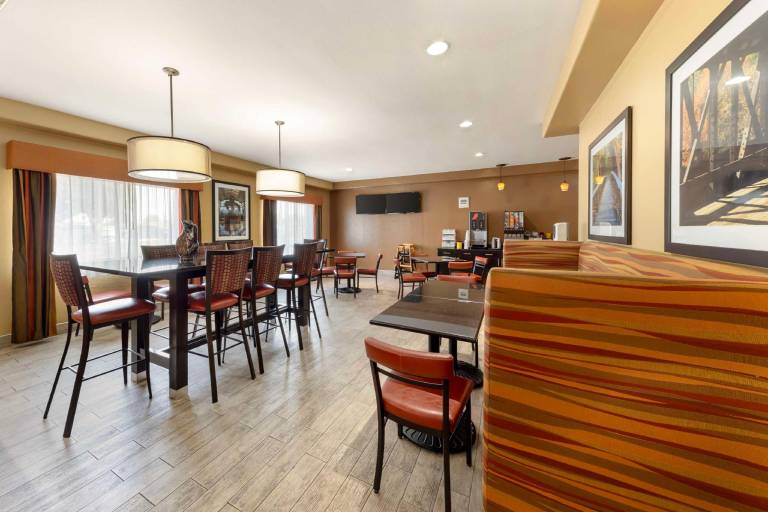 Best Western Greentree Inn & Suites — photo 3