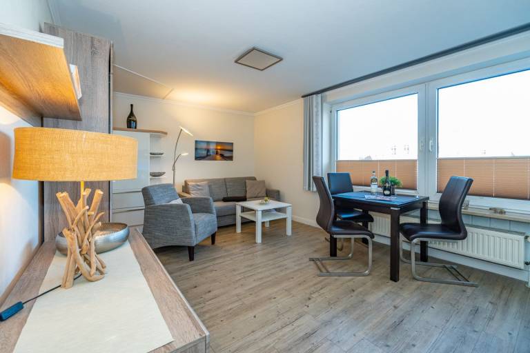 Zentrale Ferienwohnung mit Balkon und Parkplatz. - nur 200 Meter zum Strand. — photo 5