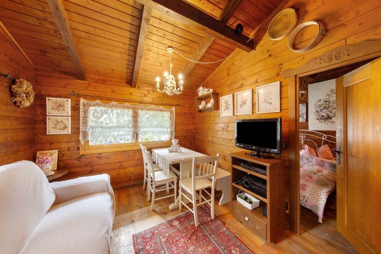 Chalet 'Orserose Al Vant' with Mountain View, Shared Terrace and Wi-Fi — photo 2