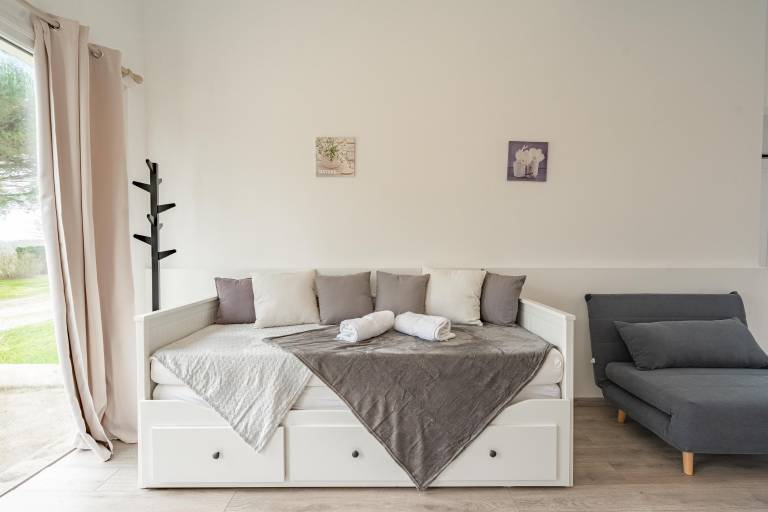 Studio Apartment 'Au Petit Chez Nous' with Private Terrace, Private Garden and Wi-Fi — photo 5