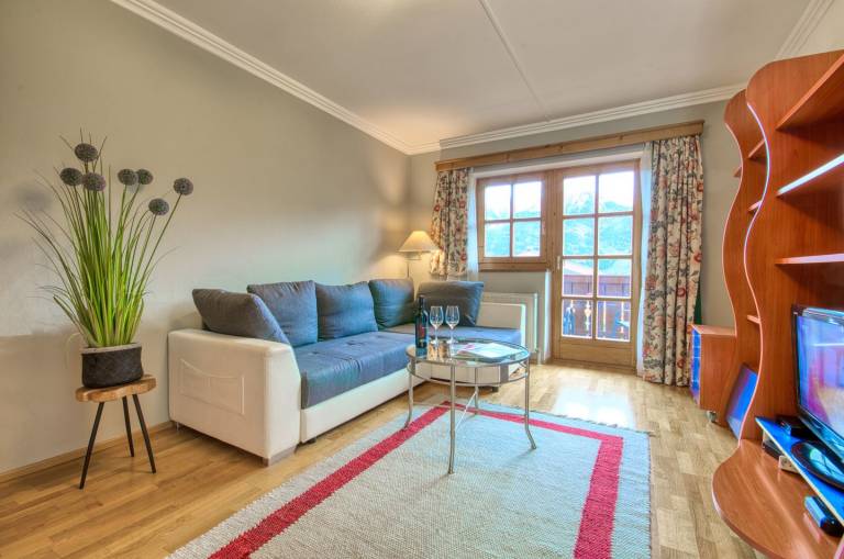 Apartment in Apart-Hotel complex, panoramic views, sunny location, swimming pool — photo 3
