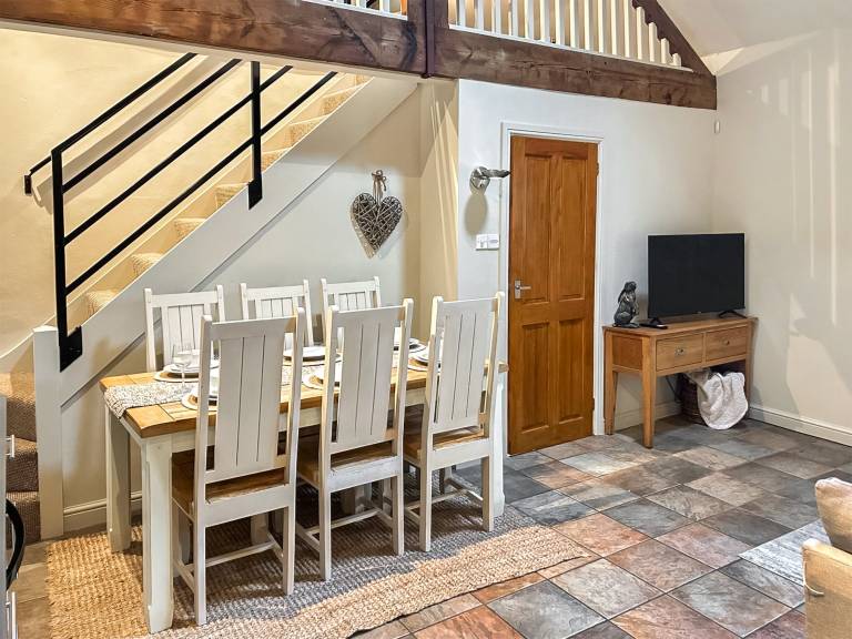 Child-friendly charming cottage with yard | Pets allowed — photo 5