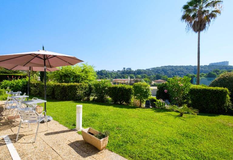 B&B HOTEL Villeneuve Loubet Village — photo 5