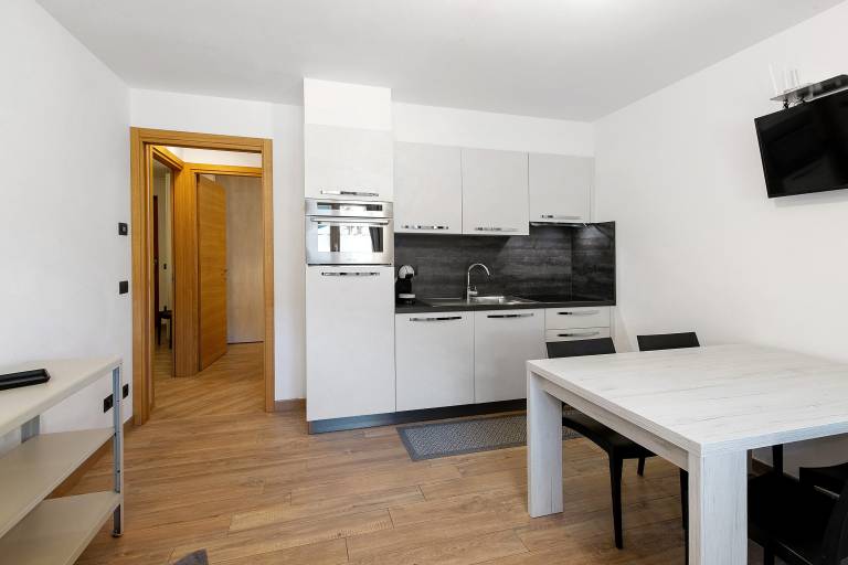 Apartment with fast internet & patio | City view | Good for workation — photo 4