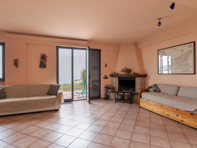 Charming vacation home with terrace, grill & garden | Sea view | Pet-friendly — photo 3