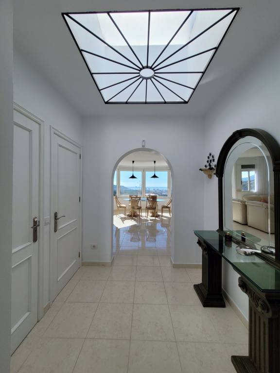 Fully equipped house with garden, terrace & private pool | Pet-friendly — photo 4