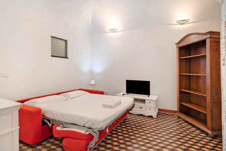 Pet-Friendly Apartment Bilocale Merlino with Mountain View & Wi-Fi — photo 3