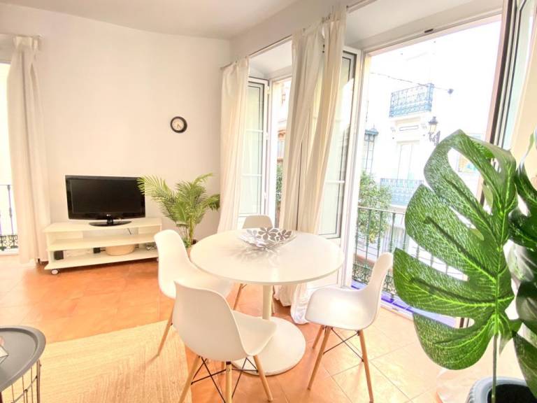 Charming vacation home | Near Seville Cathedral | Pets allowed — photo 3