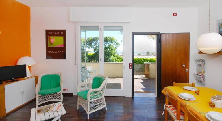 Rental apartment with 3 rooms for 6 persons — photo 2