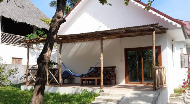 Rental apartment with hot tub, terrace & yard | Suitable for remote work in Paje